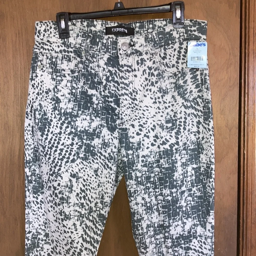 Express high rise skinny stretch jean with abstract animal print like size 12 - Picture 8 of 16